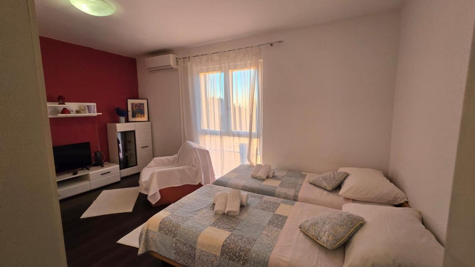 Studio Apartment Ljubica For 2 Persons 150M From The Beach Пореч Екстер'єр фото
